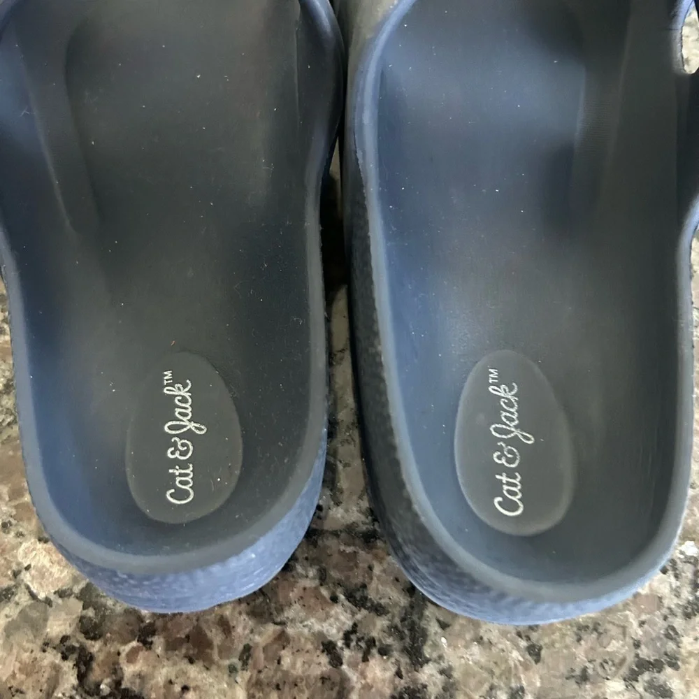 Cat & Jack Kids' Dark Blue Buckle Sandals - Picture 5 of 5